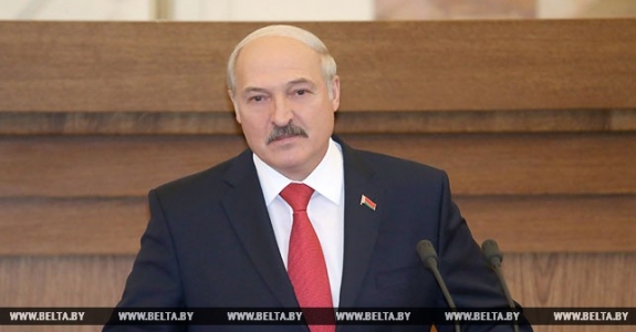 Lukashenka to MPs: We aren’t sitting on two chairs, but flying on one wing!
