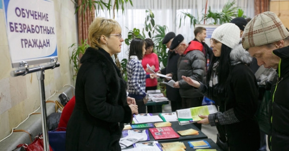 Number of layoffs exceeds number of employed by nearly 100 thousand in Belarus in 2016