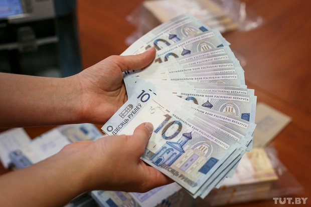 Real incomes of Belarusians down by 8% in 2016