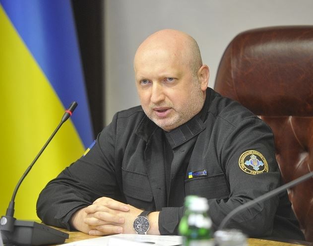 Russia continues to fly to arms increasing army personnel - Turchynov