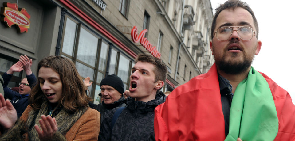 Belarus, ance again, cracks down on dissent