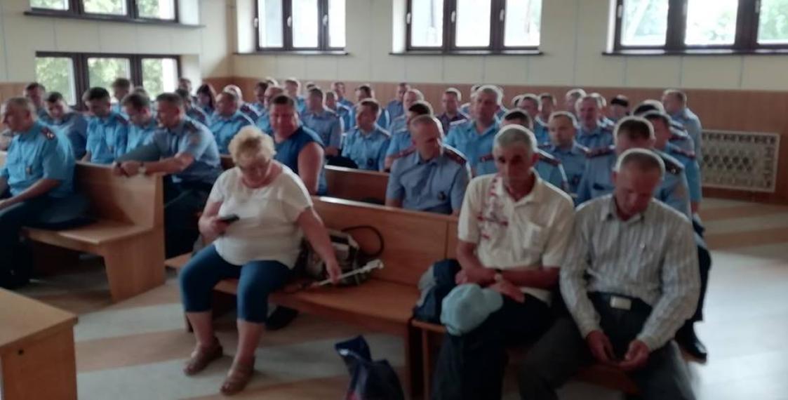 40 police officers attend beat cop's trial in Belarus (photo)