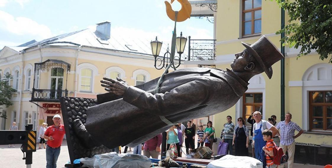 Monument to world's tallest man unveiled in Viciebsk (photo)