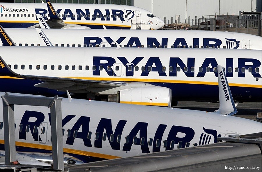 Ryanair с ноября снова меняет правила провоза багажа