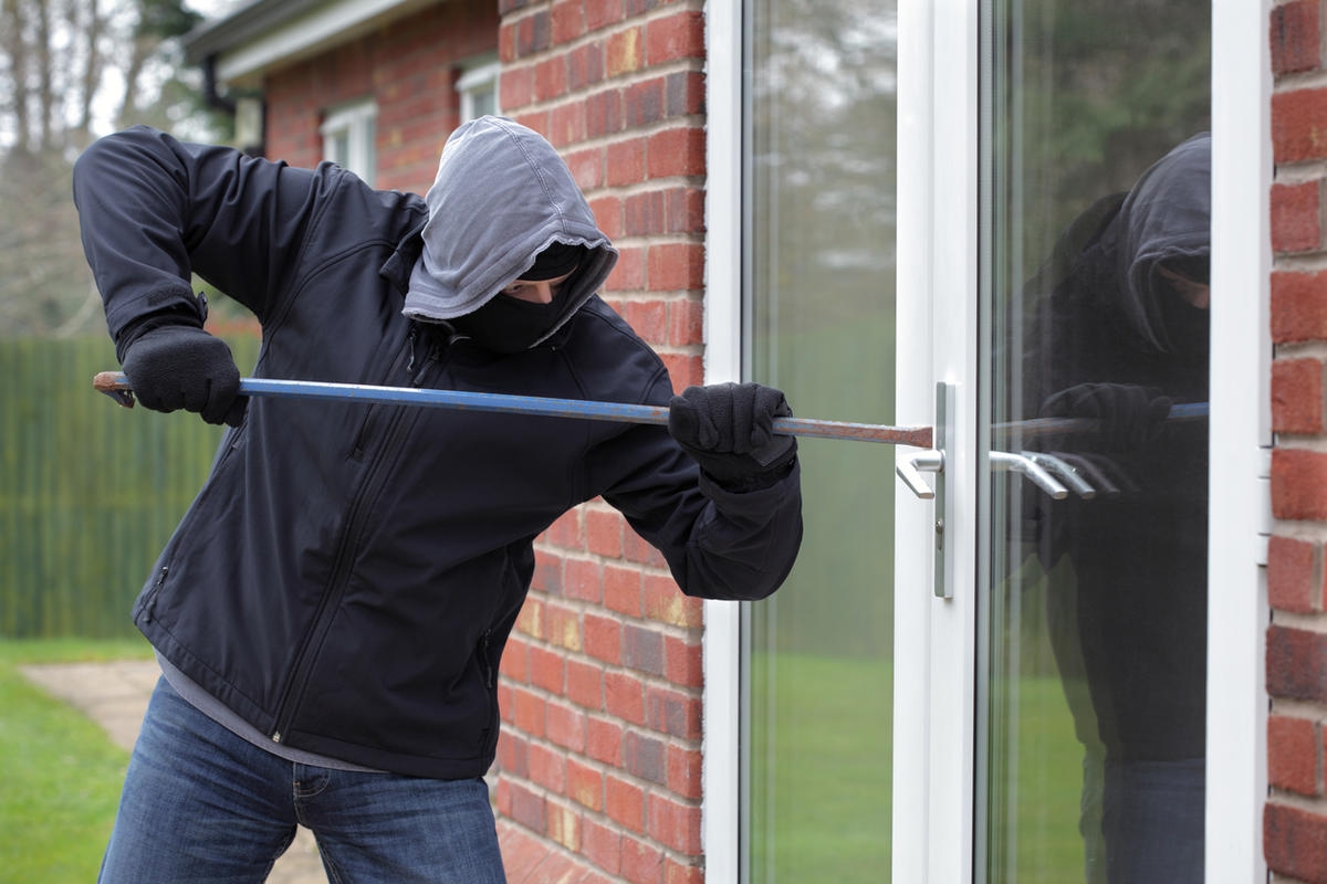 как защитить свой дом от грабителей