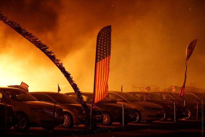 Пожар в городе Парадайс Калифорния США