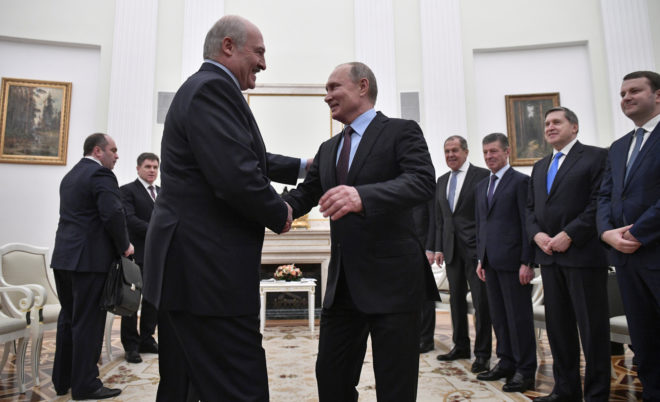 Lukashenka defeats Putin in survey on who could lead Union State
