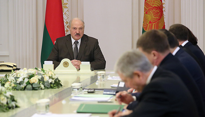 ‘Stupid questions’: Belarus president about uniting with Russia