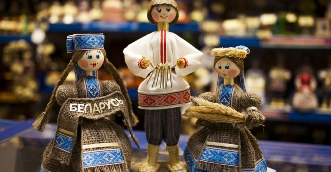 5 Traditional Souvenirs To Bring From Belarus
