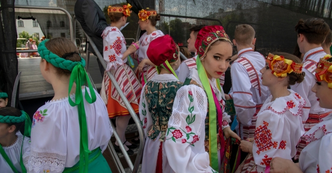 As Putin Pushes a Merger, Belarus Resists With Language, Culture and History