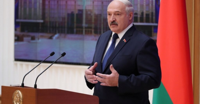 Lukashenka Accuses Moscow Of Pressuring Belarus Into Russian Merger
