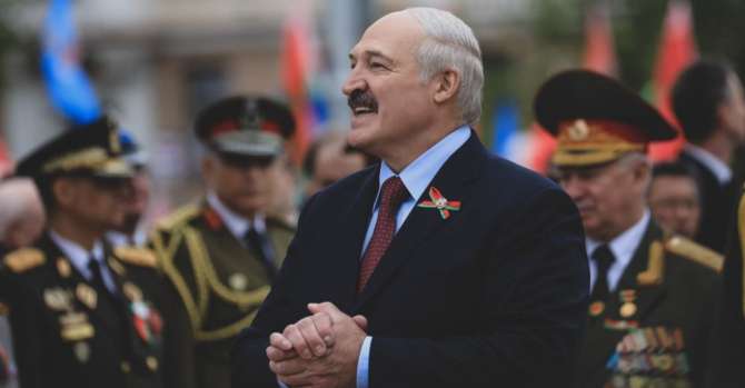 Карбалевич: «А собственно говоря, чем Лукашенко рискует?»