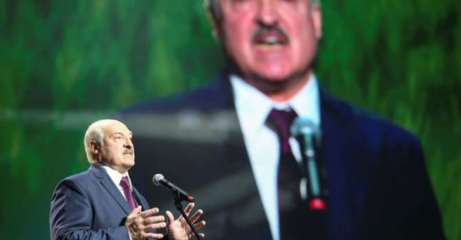 Советник Тихановской: Лукашенко скоро сделает ошибку, которая развалит эту систему к чертям