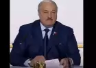 Каким размером шрифта печатают для Лукашенко доклад, чтобы он видел буквы. Фотофакт